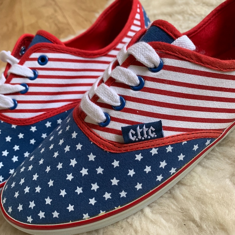 NWOT American Flag Ked Style Sneakers
